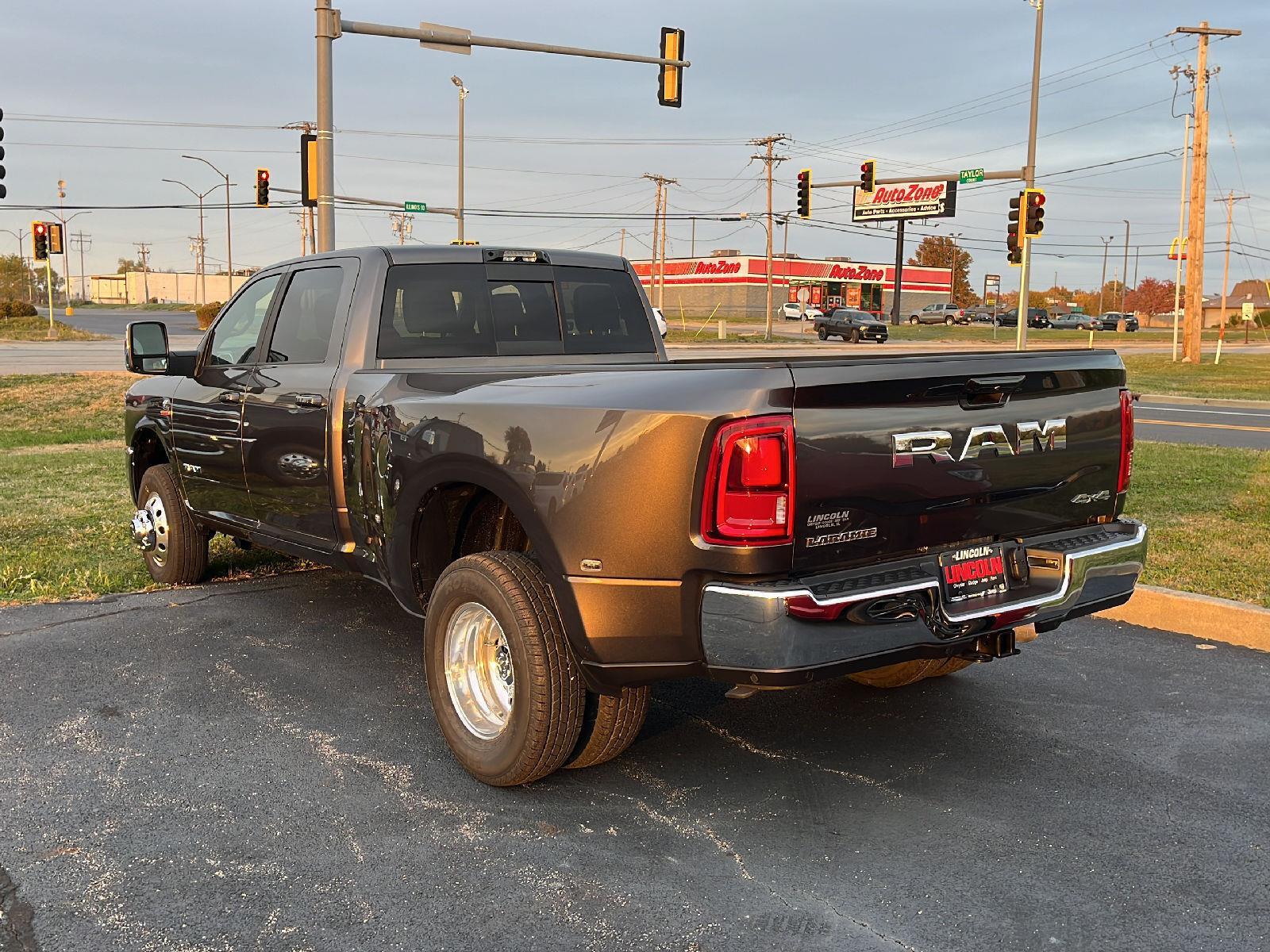 View vehicle photo 3