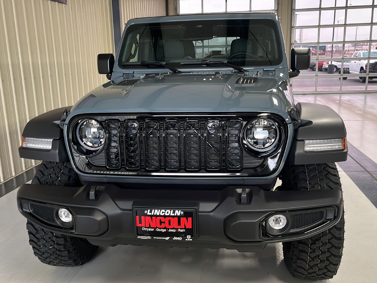 View vehicle photo 7