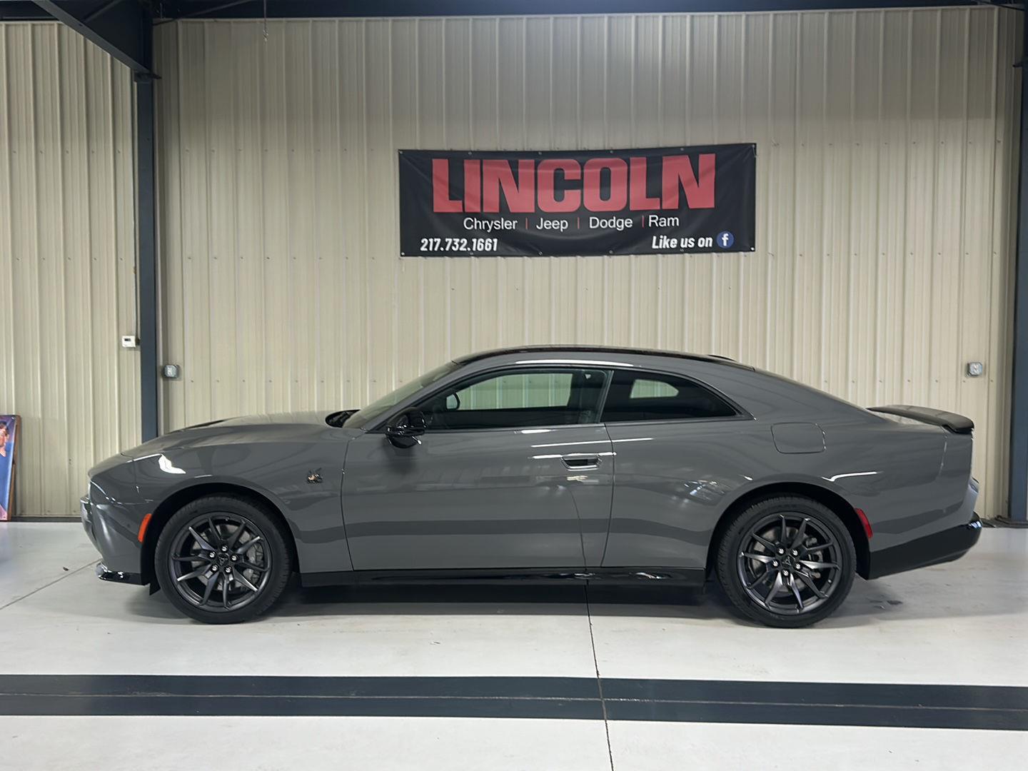 View vehicle photo 2