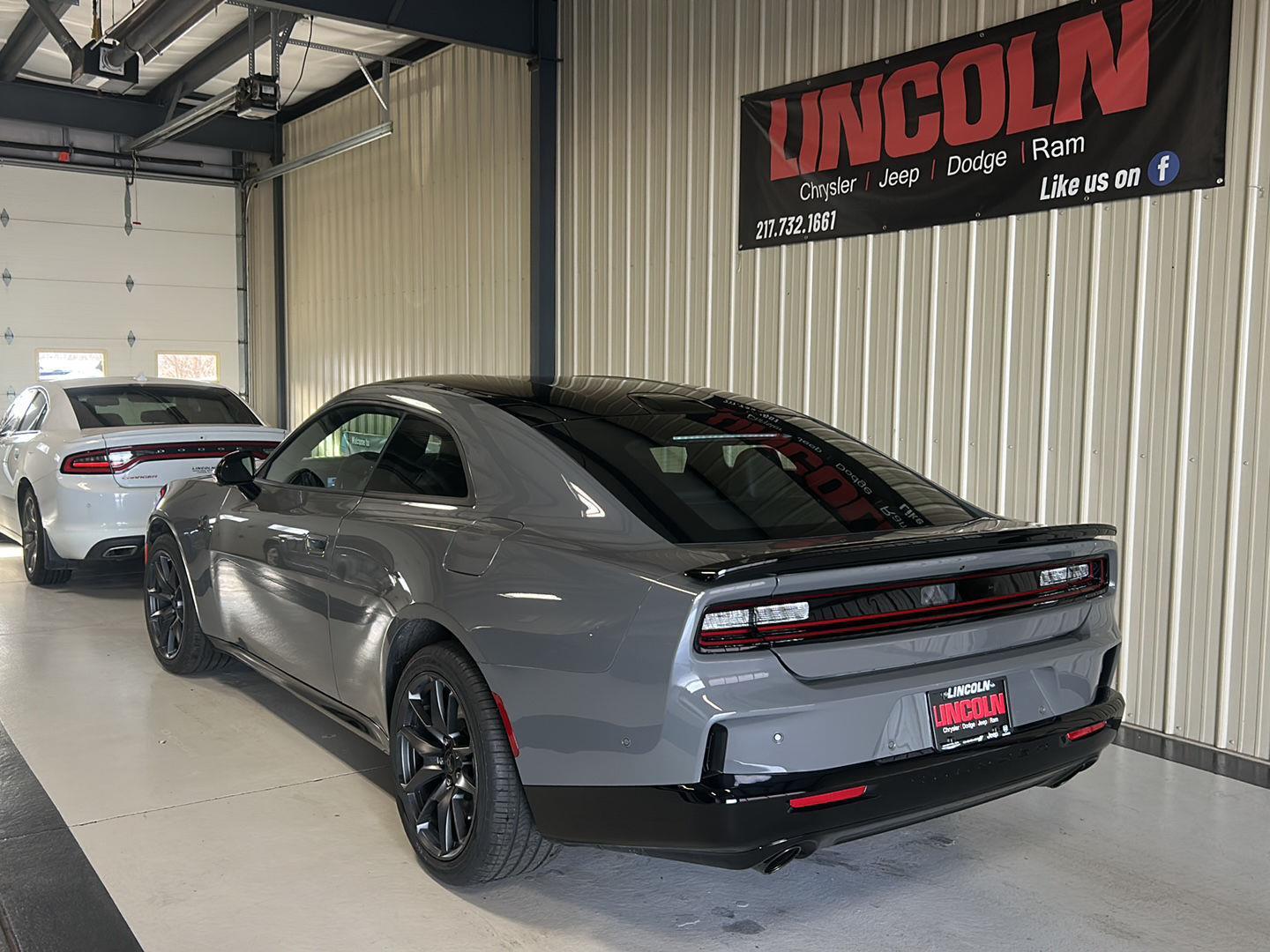 View vehicle photo 3