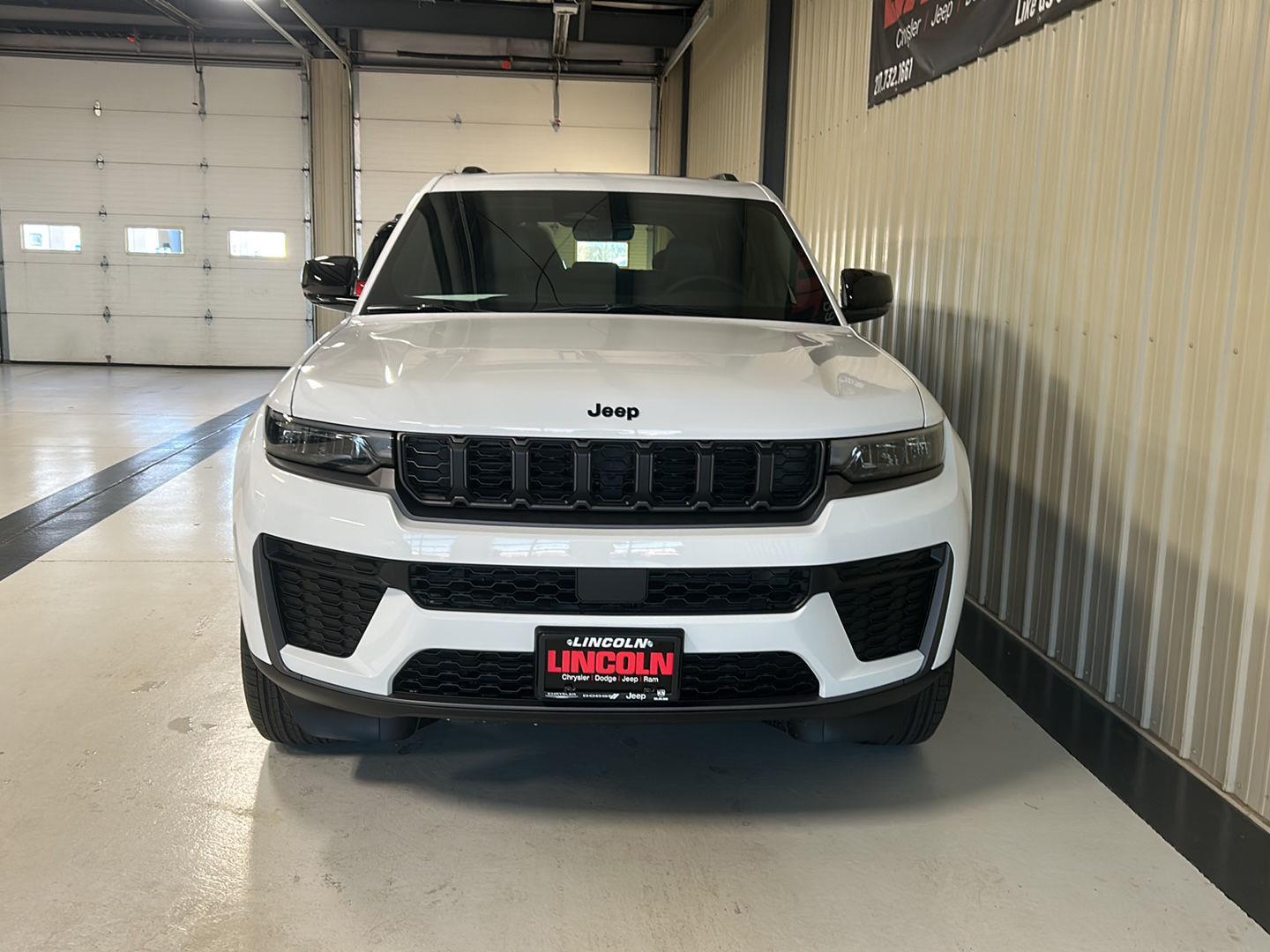 View vehicle photo 7