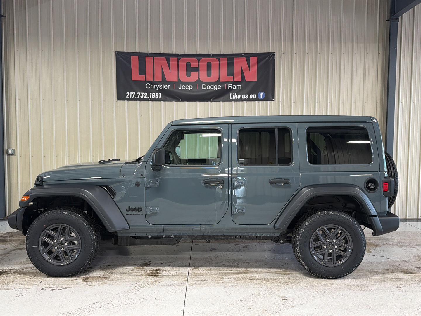 View vehicle photo 2