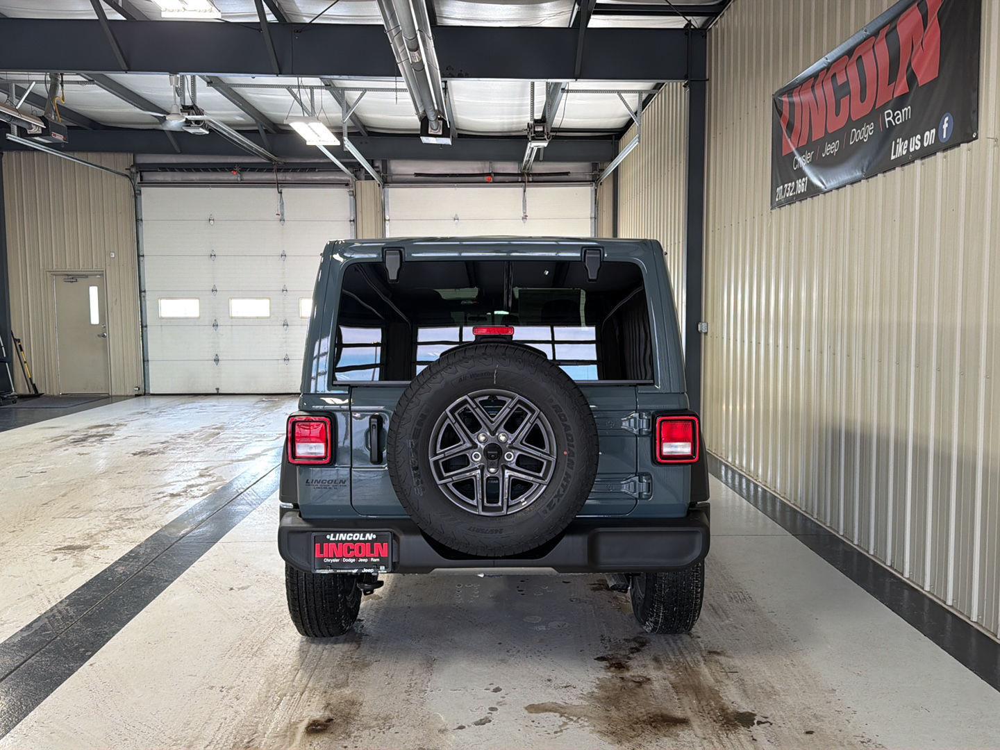 View vehicle photo 4