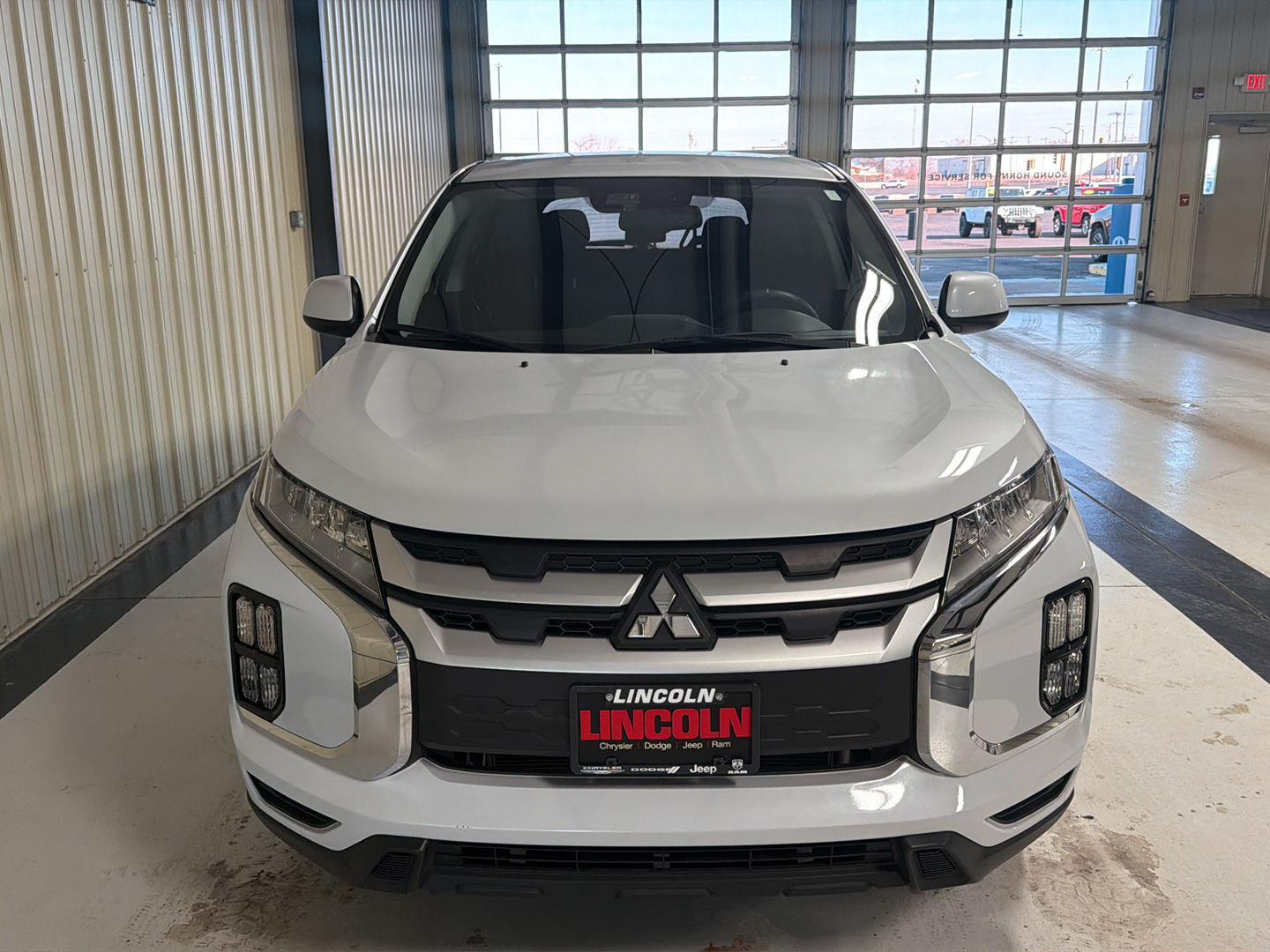 View vehicle photo 7