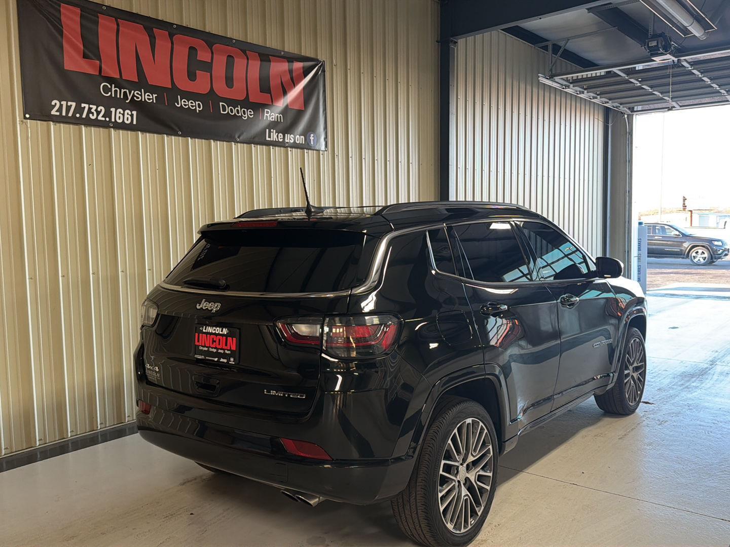 View vehicle photo 6