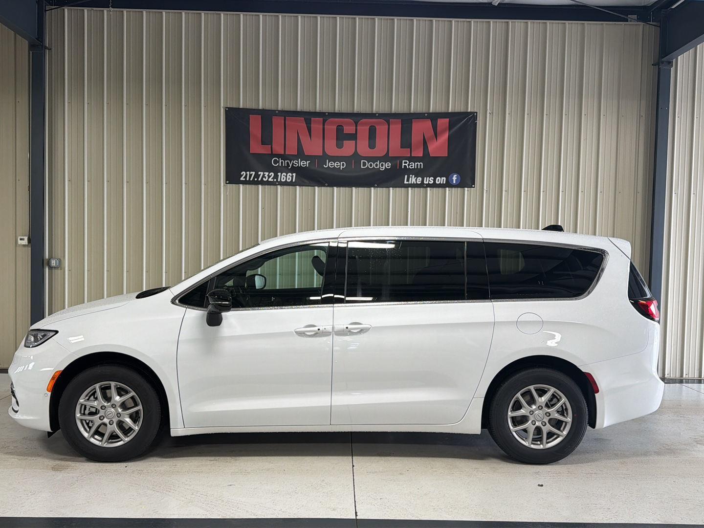 View vehicle photo 2