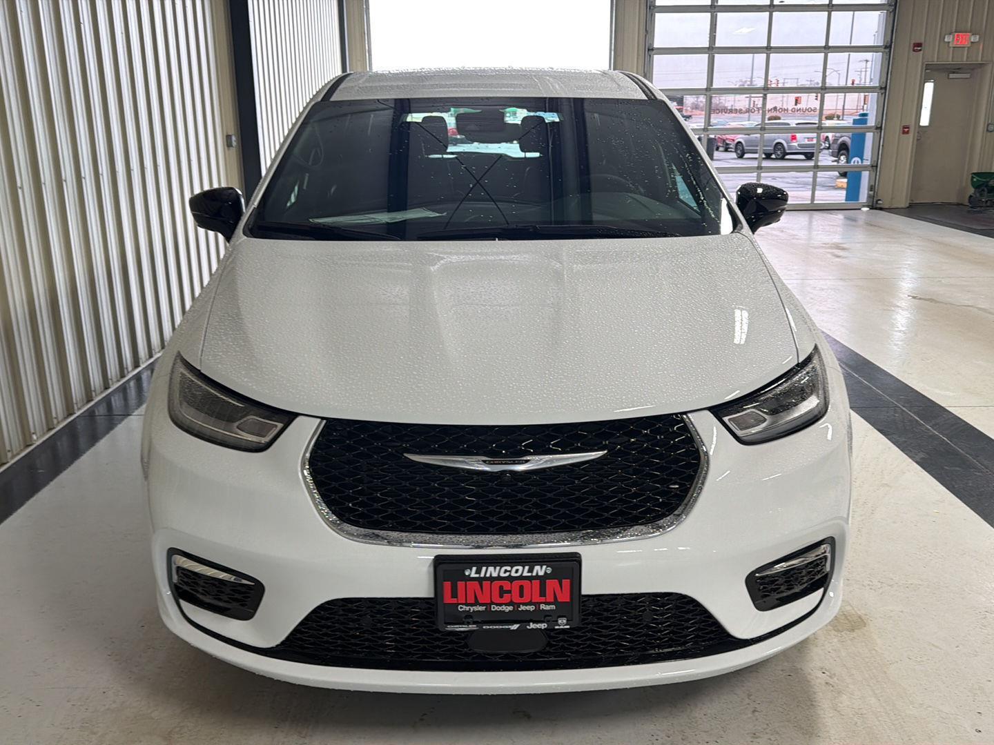 View vehicle photo 7