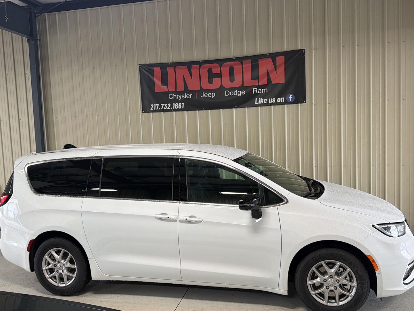 View vehicle photo 5