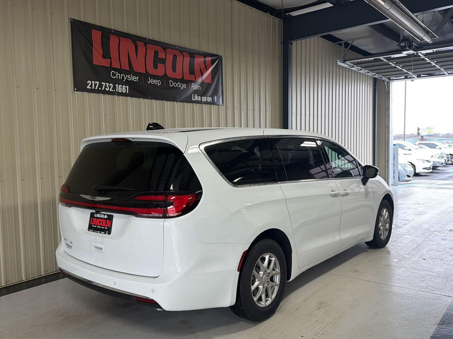 View vehicle photo 6