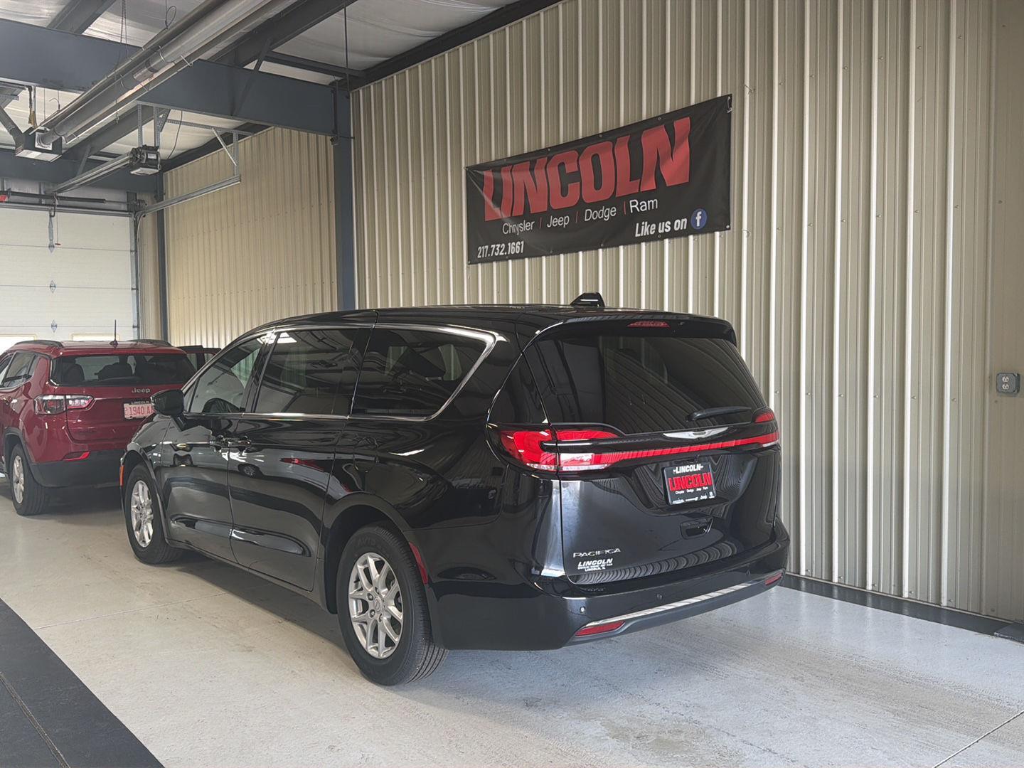 View vehicle photo 3