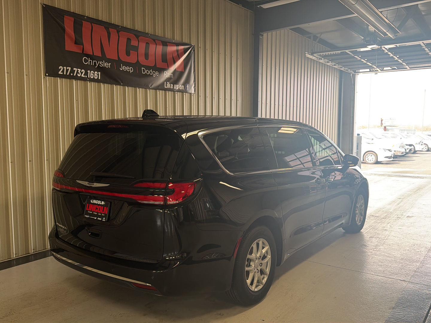 View vehicle photo 6