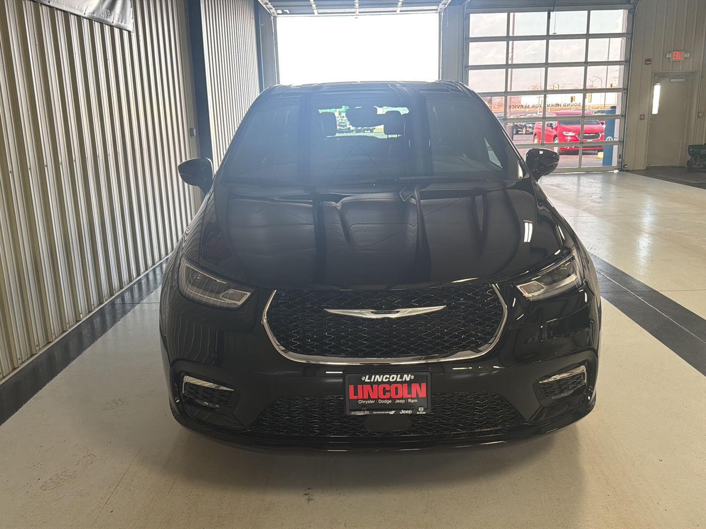 View vehicle photo 7