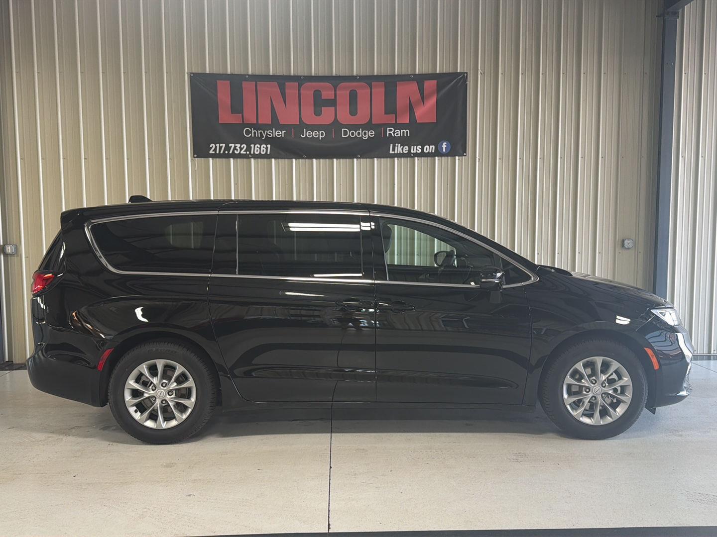 View vehicle photo 5