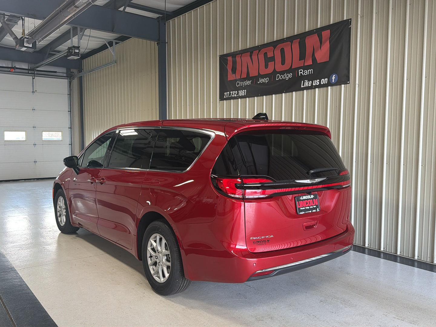 View vehicle photo 3