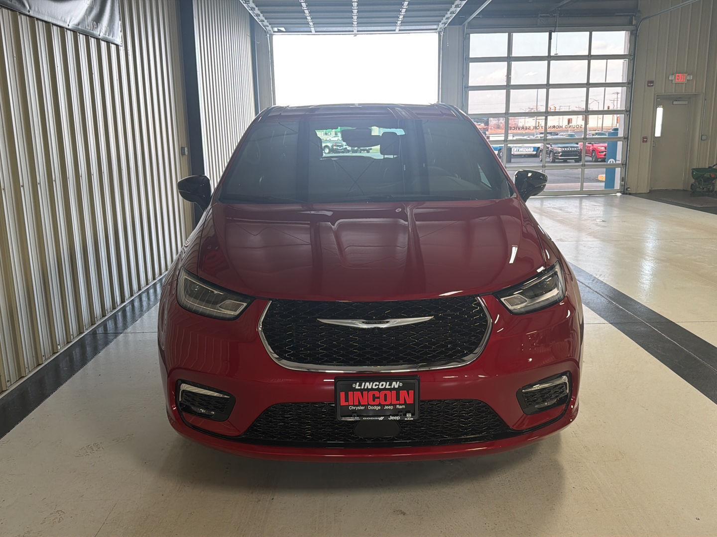 View vehicle photo 4