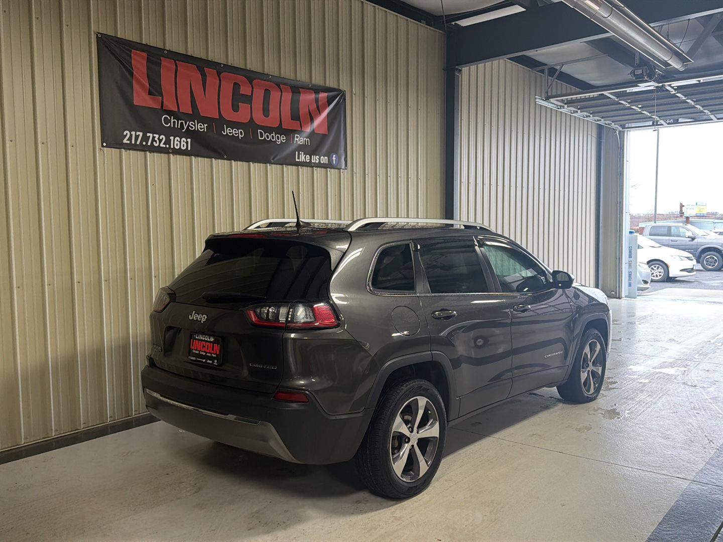 View vehicle photo 6