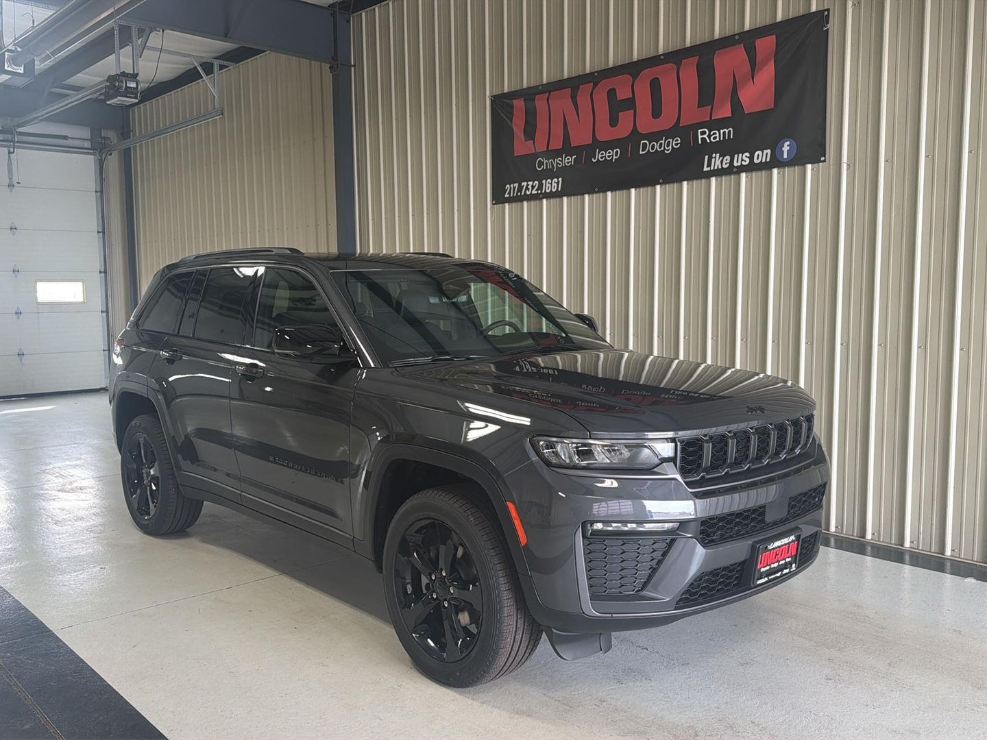 View vehicle photo 4