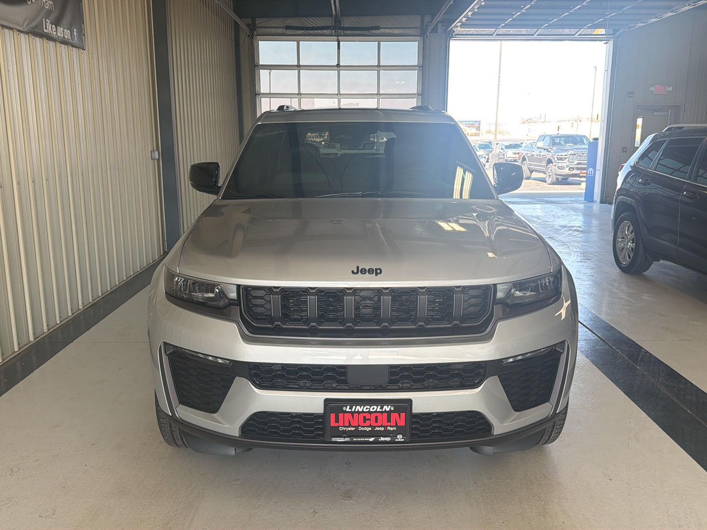 View vehicle photo 7