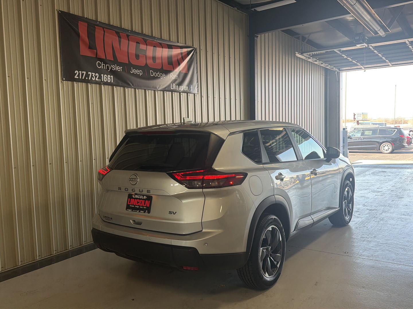 View vehicle photo 6