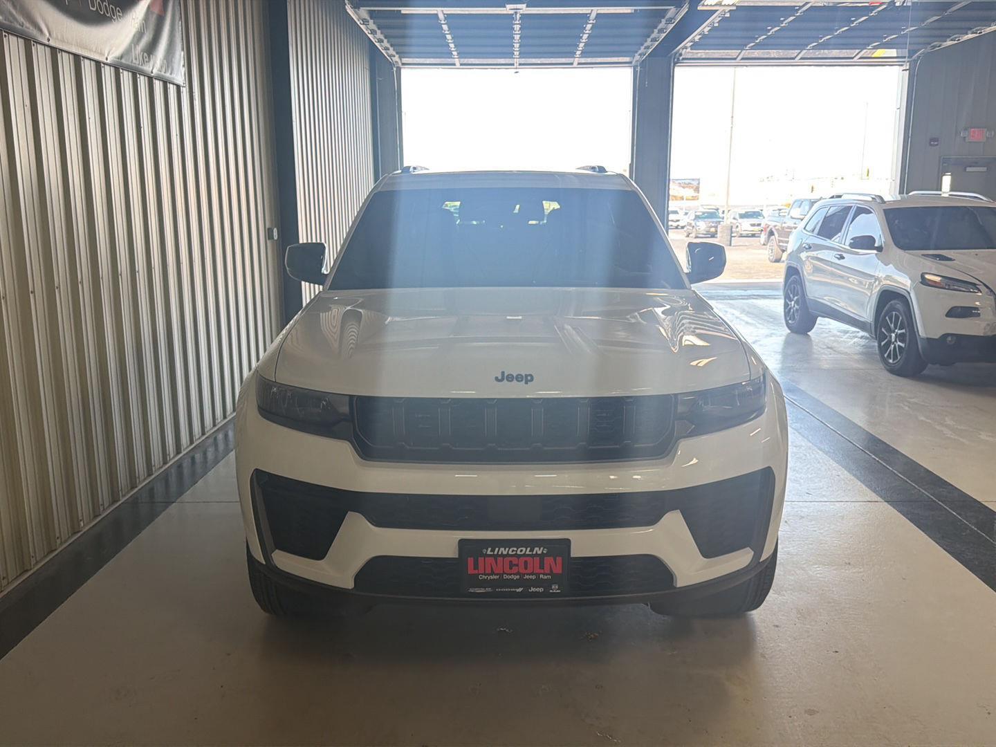 View vehicle photo 4