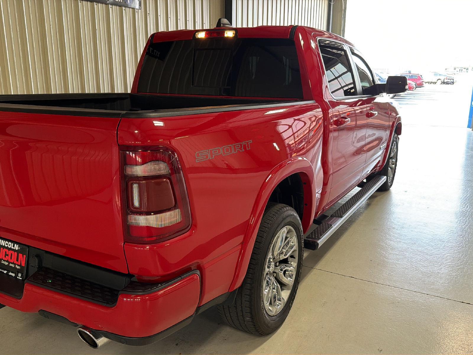 View vehicle photo 7