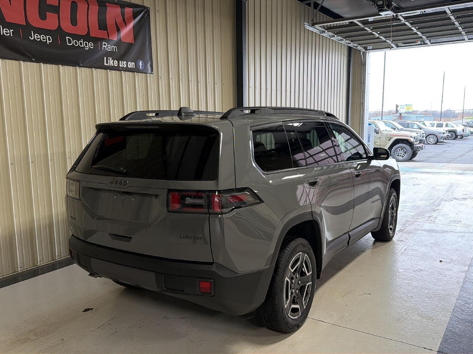 View vehicle photo 4