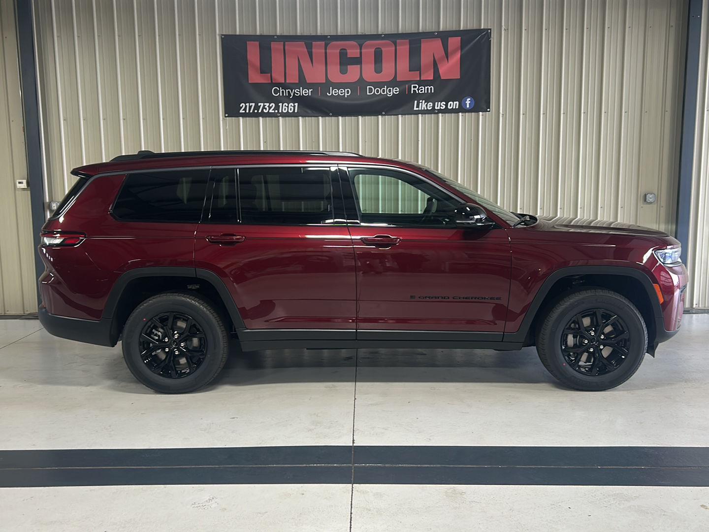 View vehicle photo 5