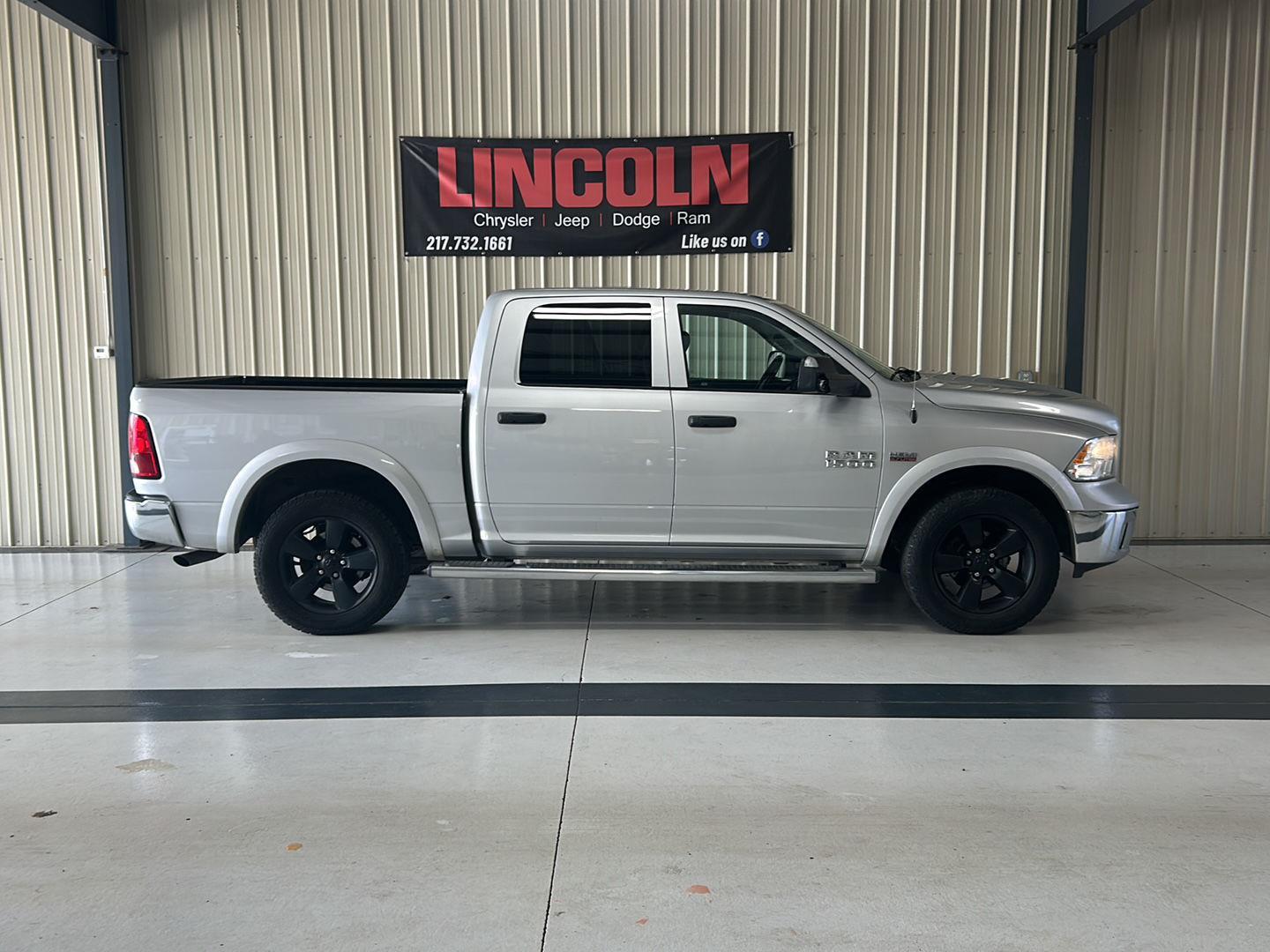 View vehicle photo 7