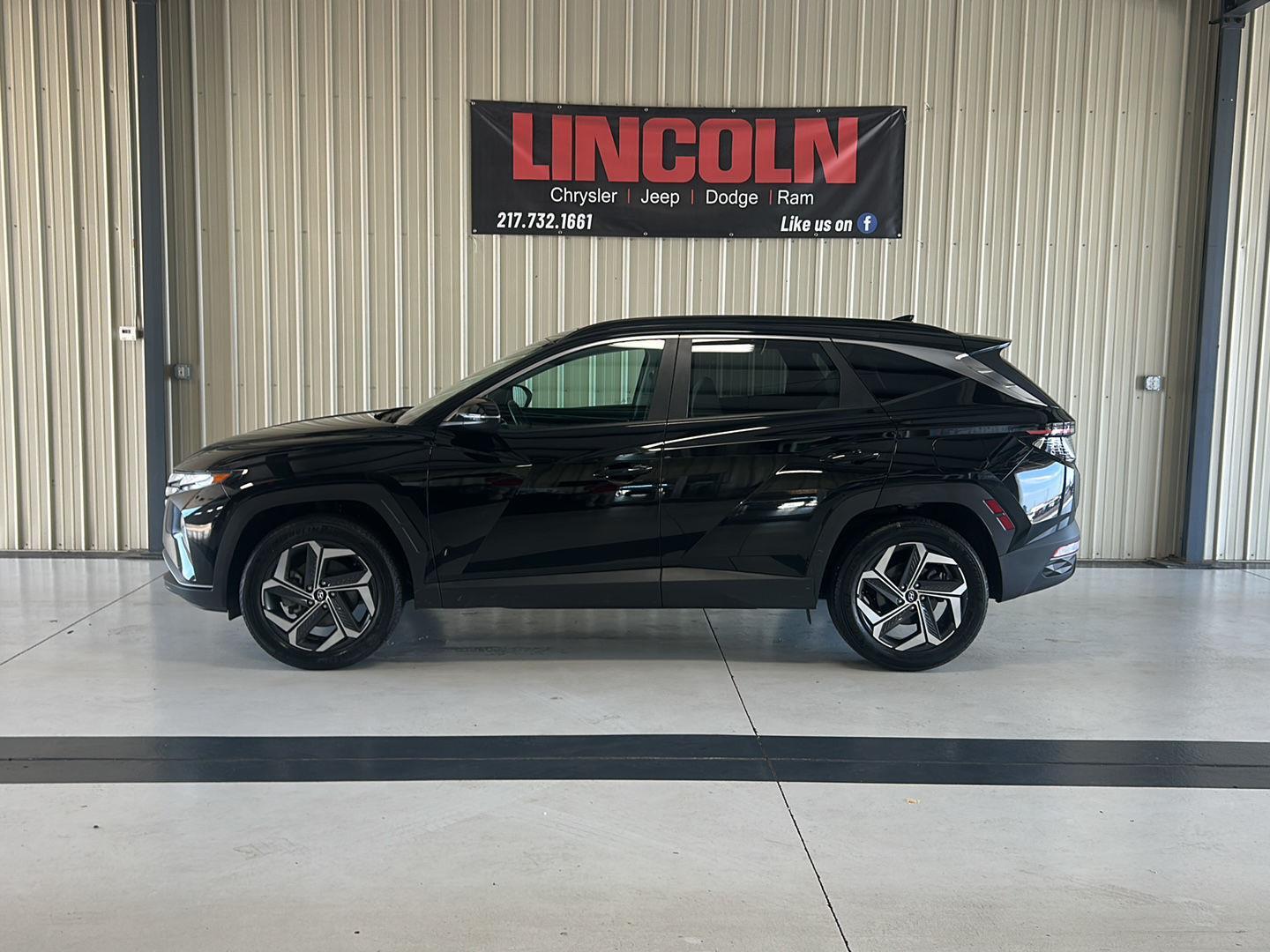 View vehicle photo 2