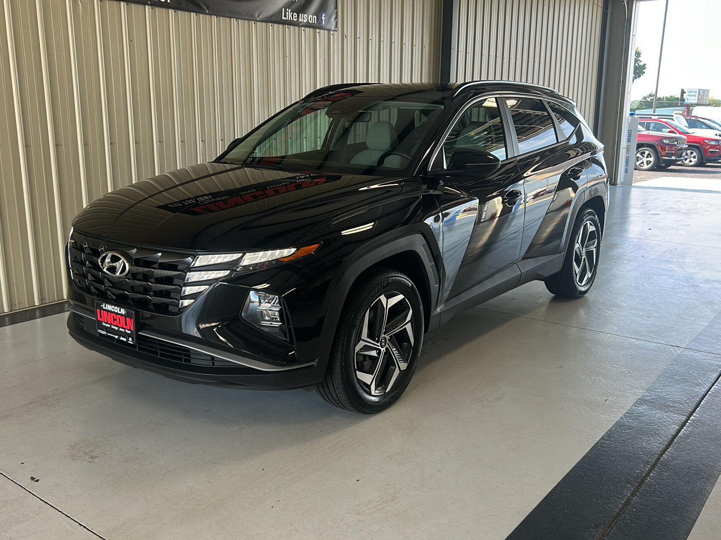 View vehicle photo 4