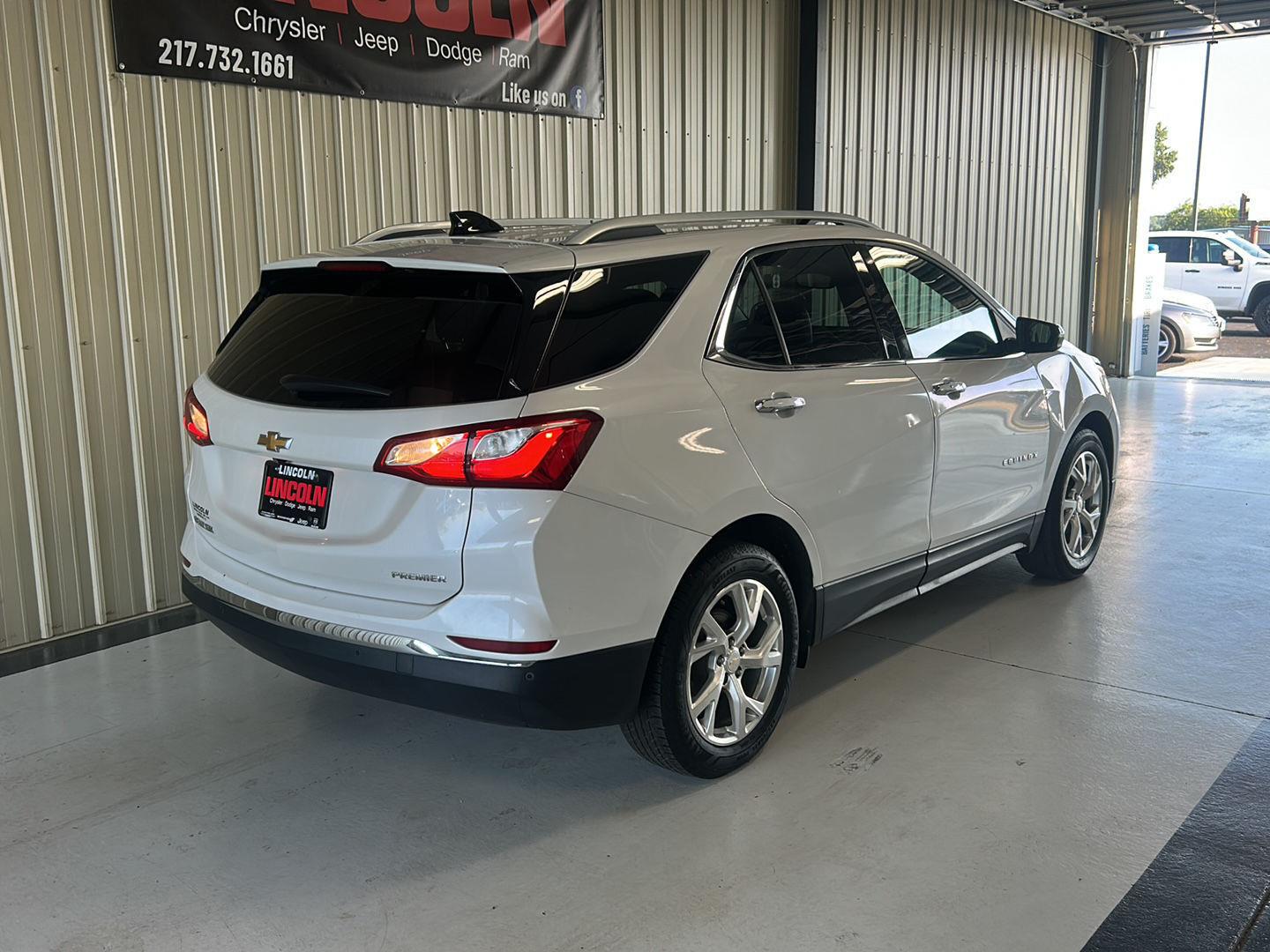 View vehicle photo 3