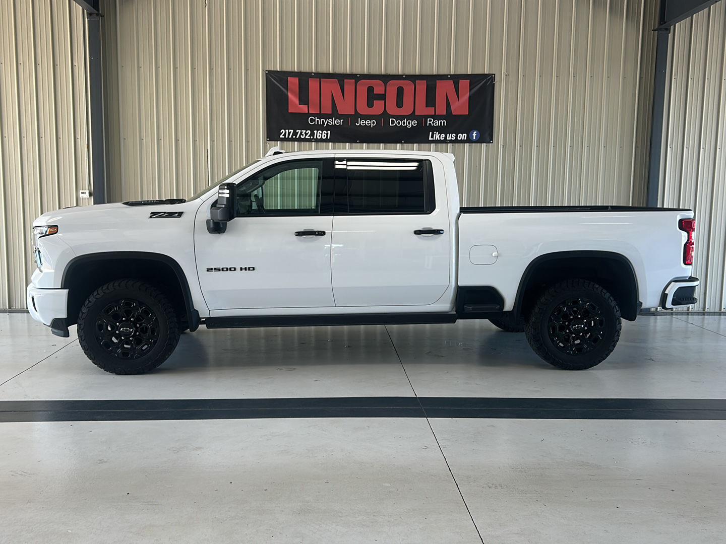 View vehicle photo 2
