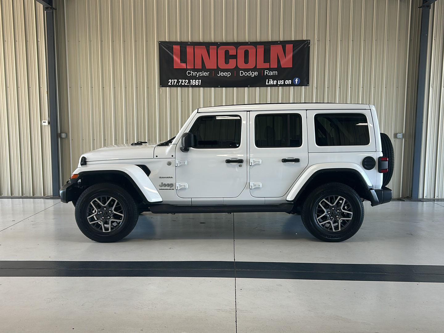View vehicle photo 2