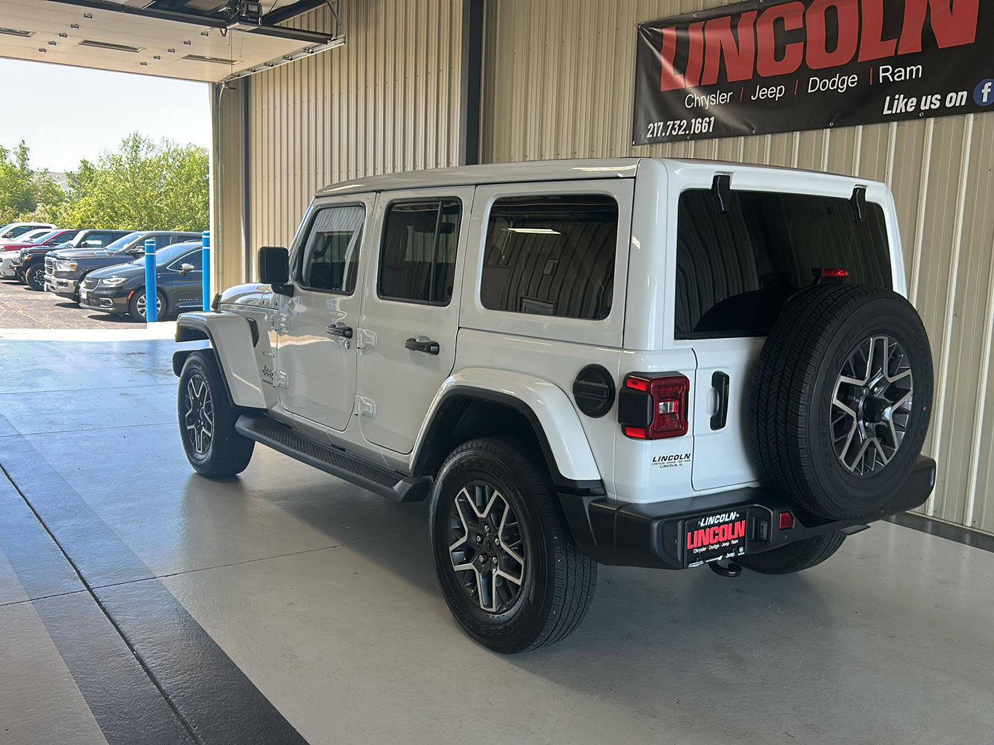 View vehicle photo 3