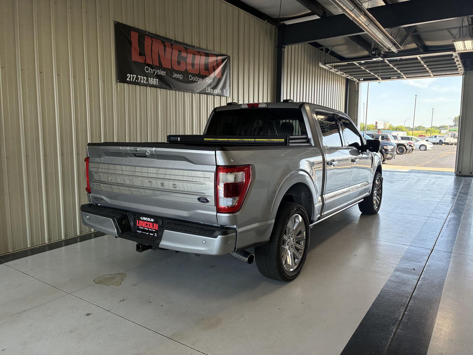 View vehicle photo 4