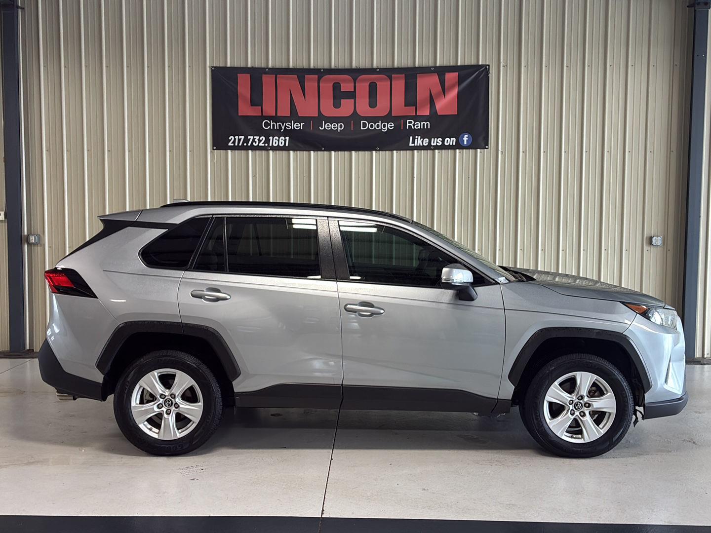 View vehicle photo 5