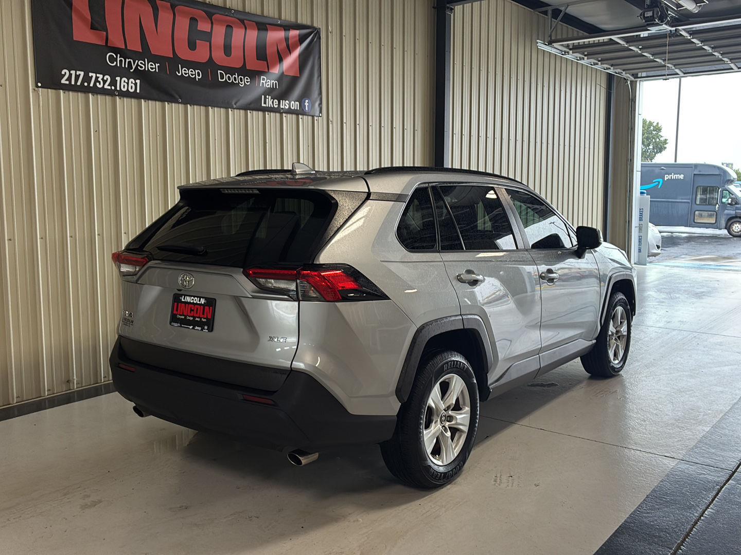 View vehicle photo 4
