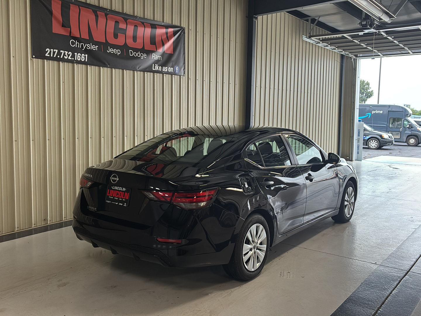 View vehicle photo 4