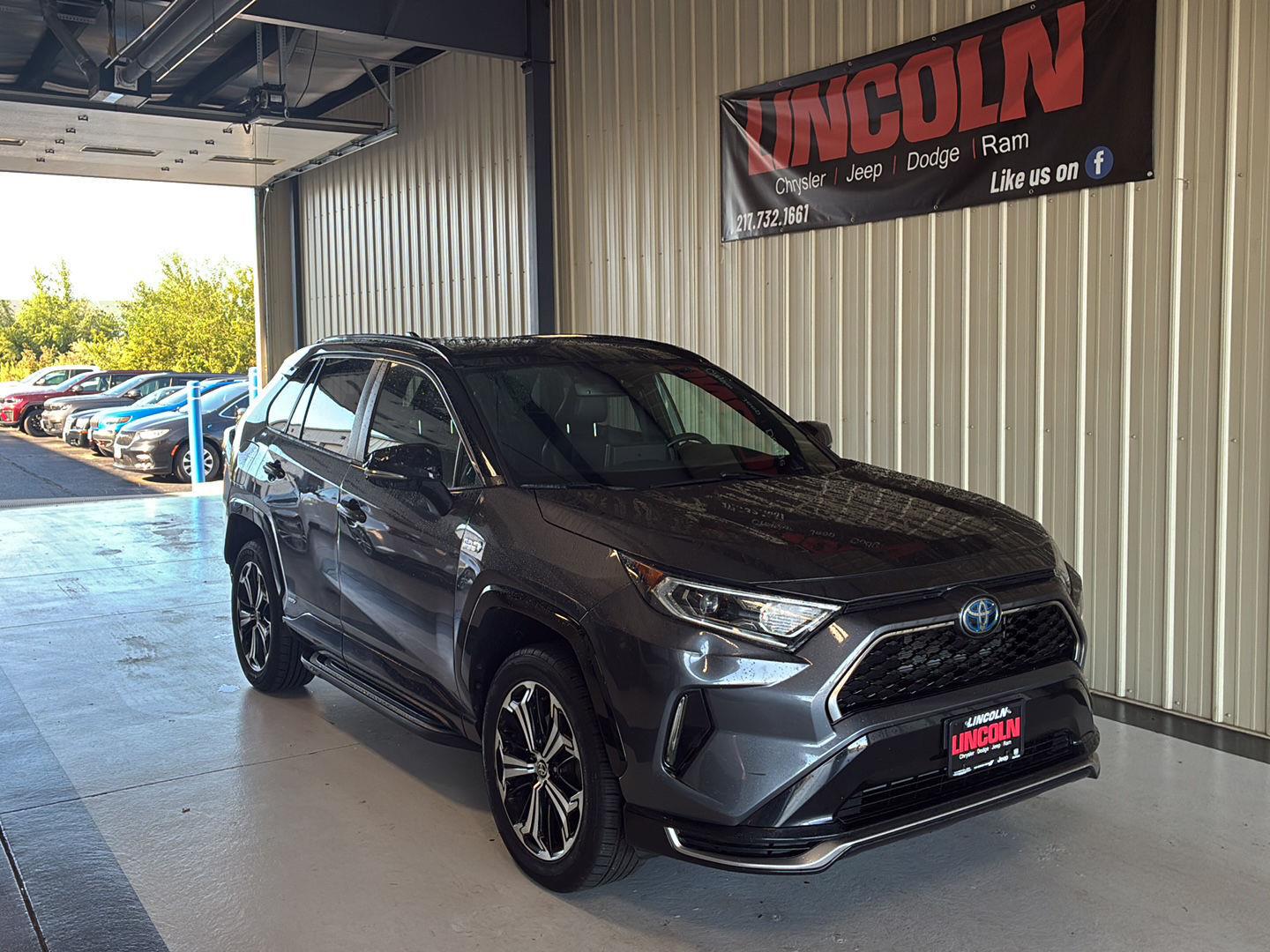 View vehicle photo 6