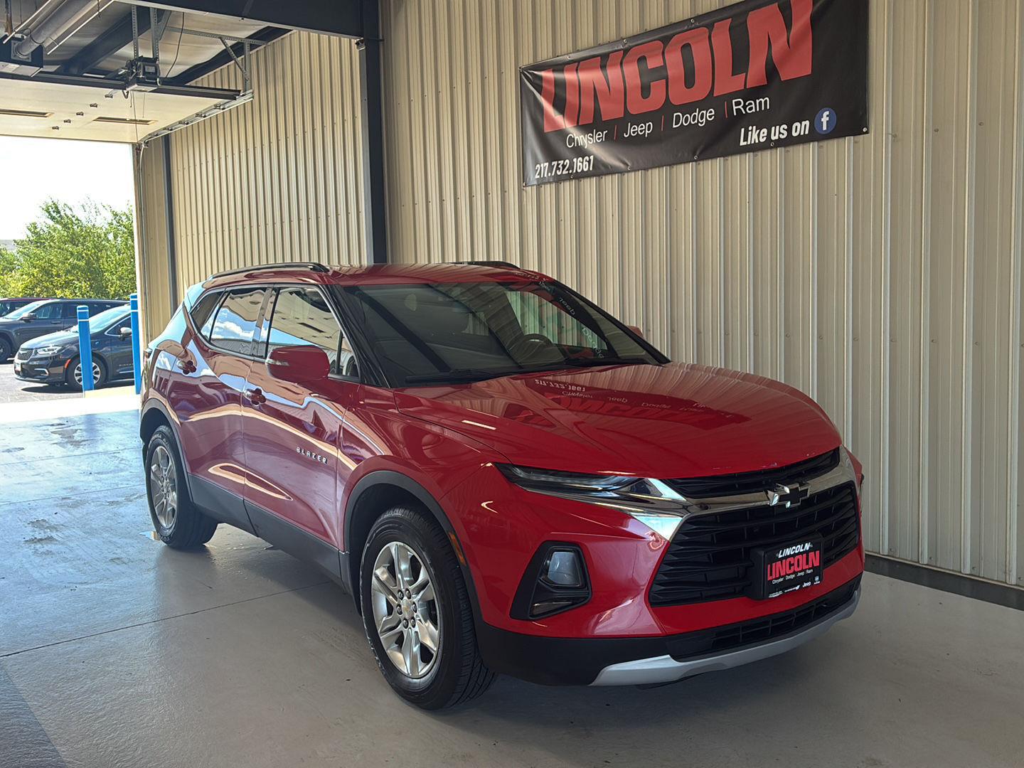 View vehicle photo 6