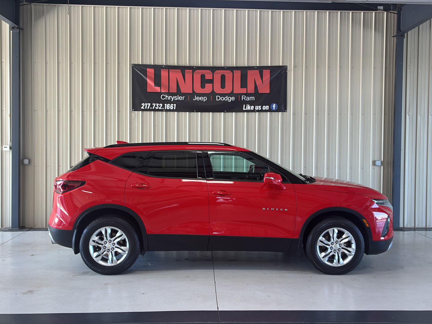 View vehicle photo 5