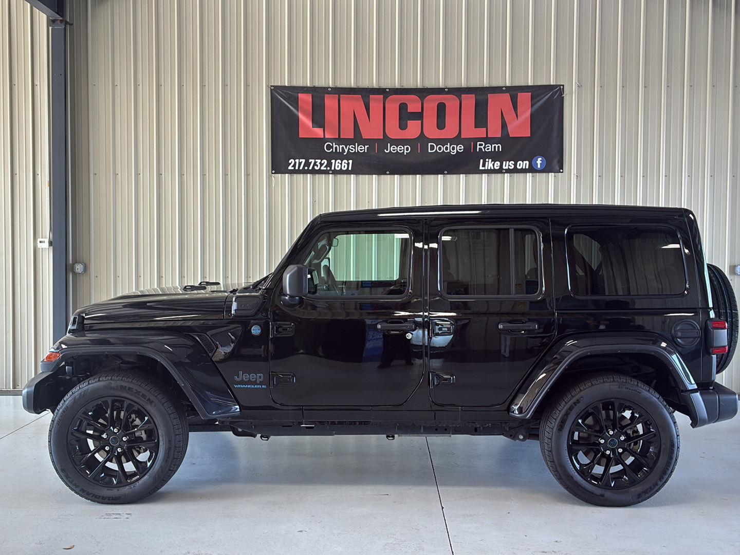 View vehicle photo 2