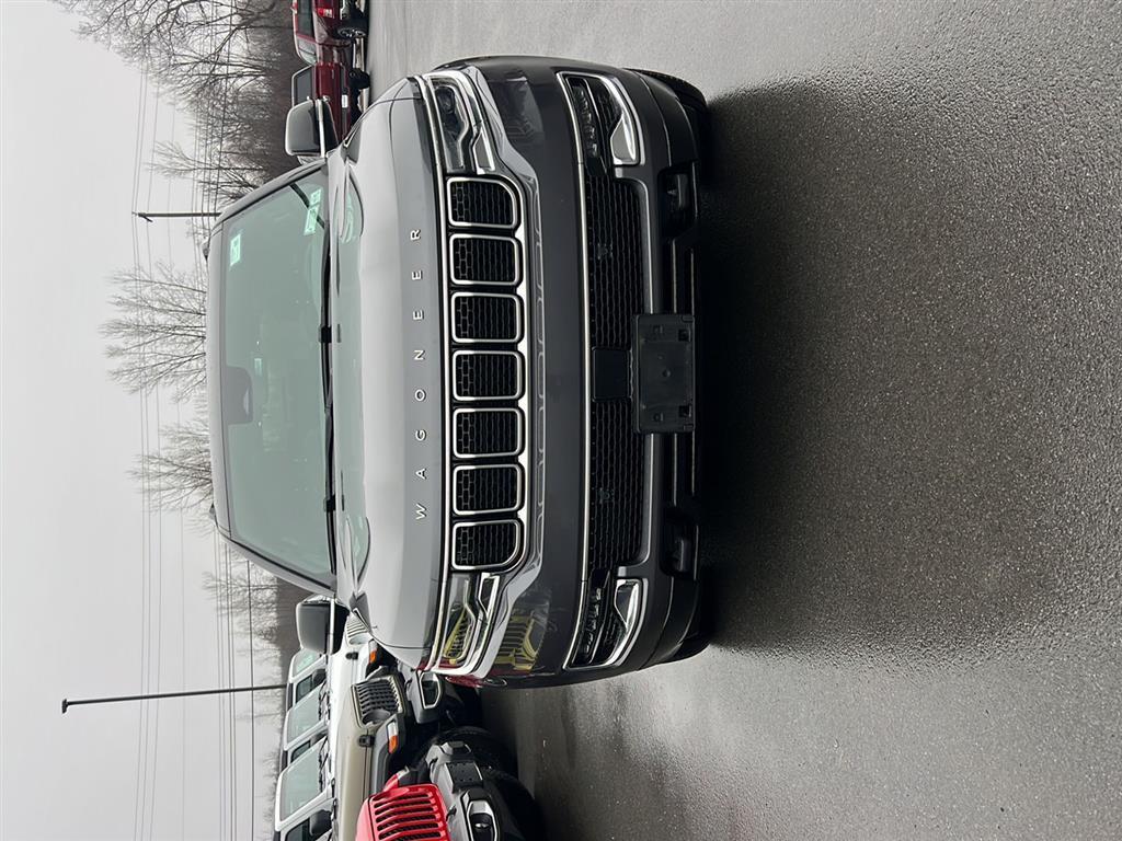 Baltic Gray Metallic Clearcoat 2024 Jeep Wagoneer 4WD SUV / Crossover Four-Wheel Drive 8-Speed Automatic