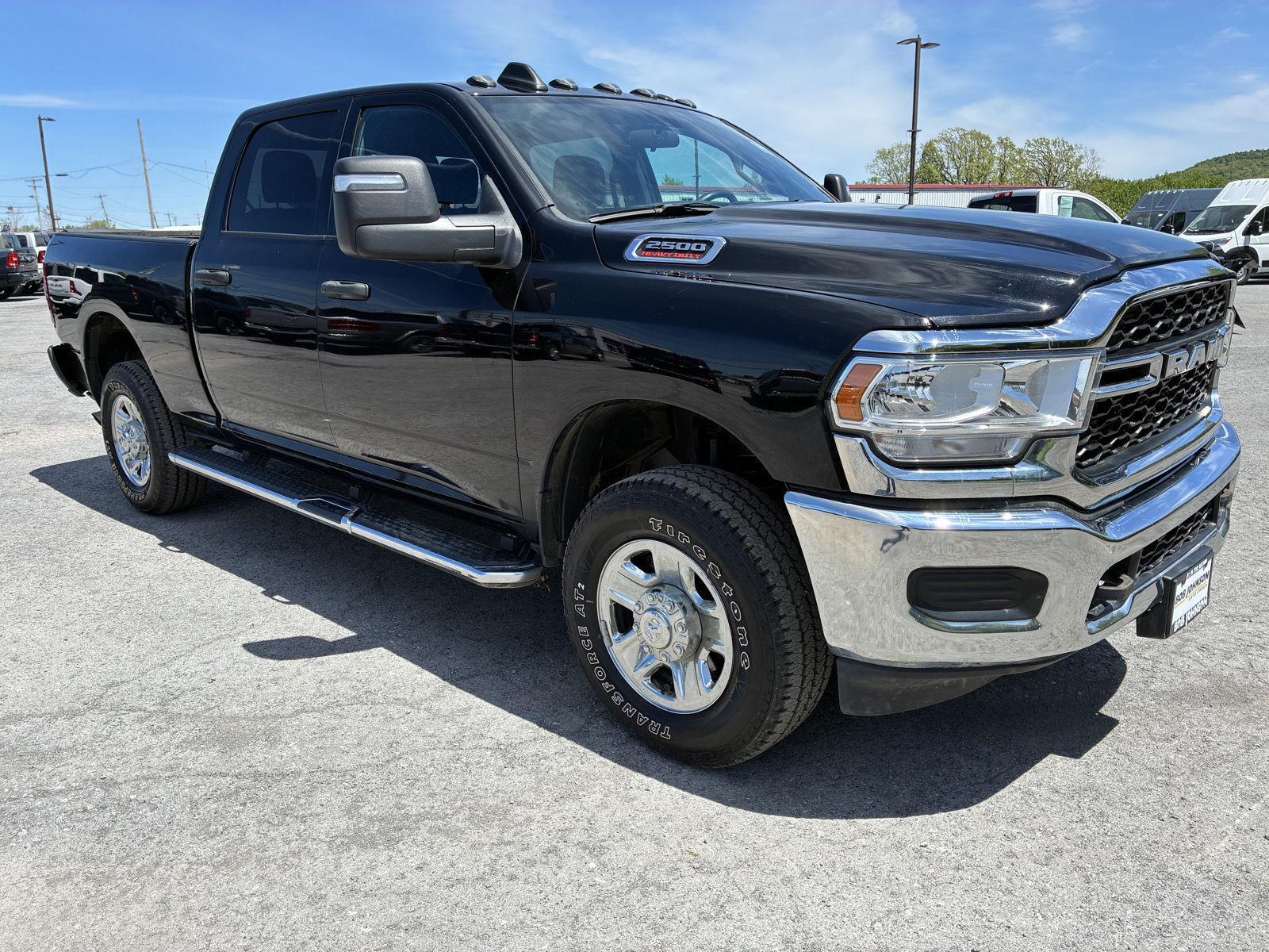 Diamond Black Crystal Pearlcoat 2024 RAM 2500 Tradesman Crew Cab 4WD Pickup Truck Four-Wheel Drive 8-Speed Automatic