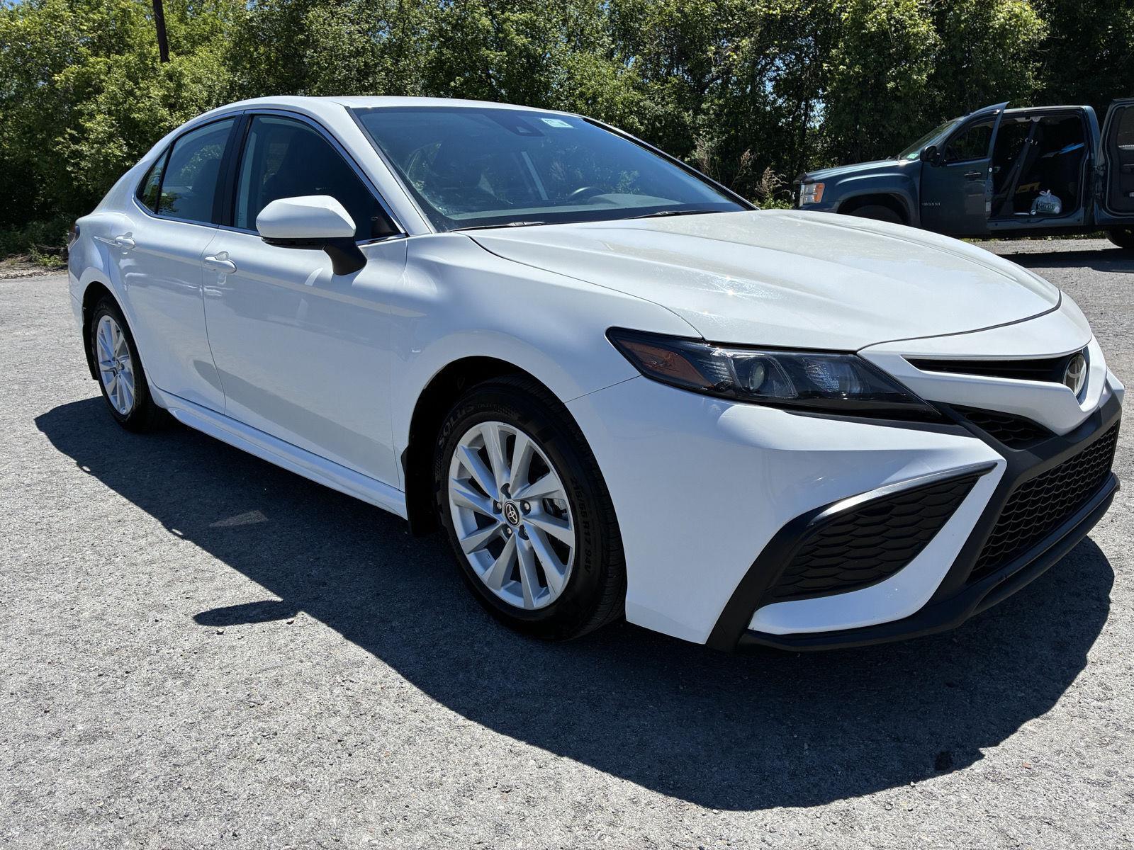 2024 Toyota Camry SE FWD