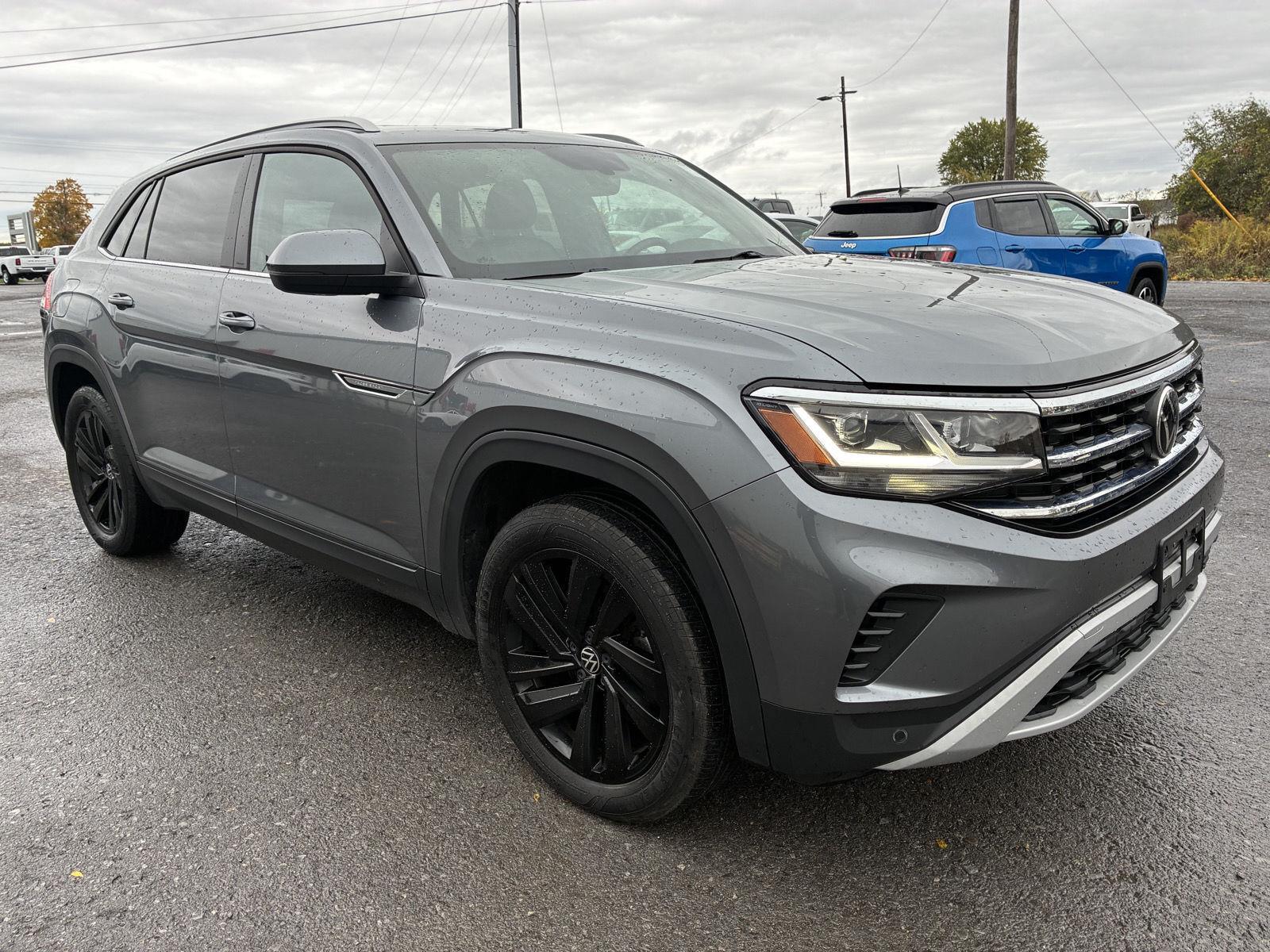 2022 Volkswagen Atlas Cross Sport V6 SE 4Motion AWD with Technology   