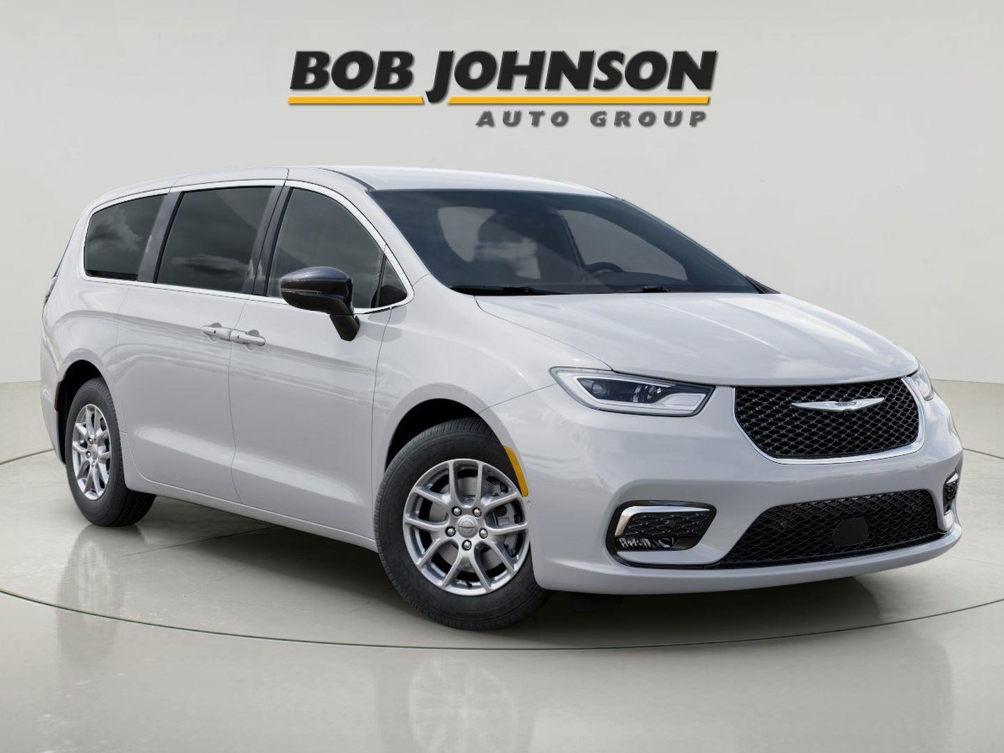 2025 Chrysler Pacifica Select's photo