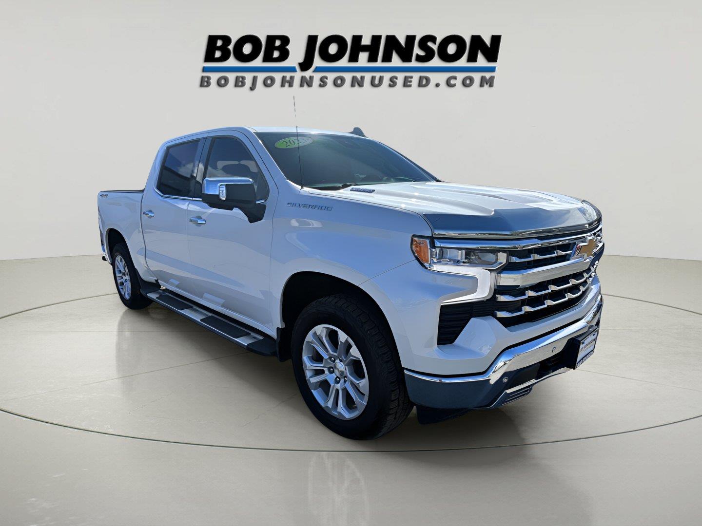 White (Iridescent Pearl Tricoat) 2023 Chevrolet Silverado 1500 Pickup Truck Four-Wheel Drive Automatic