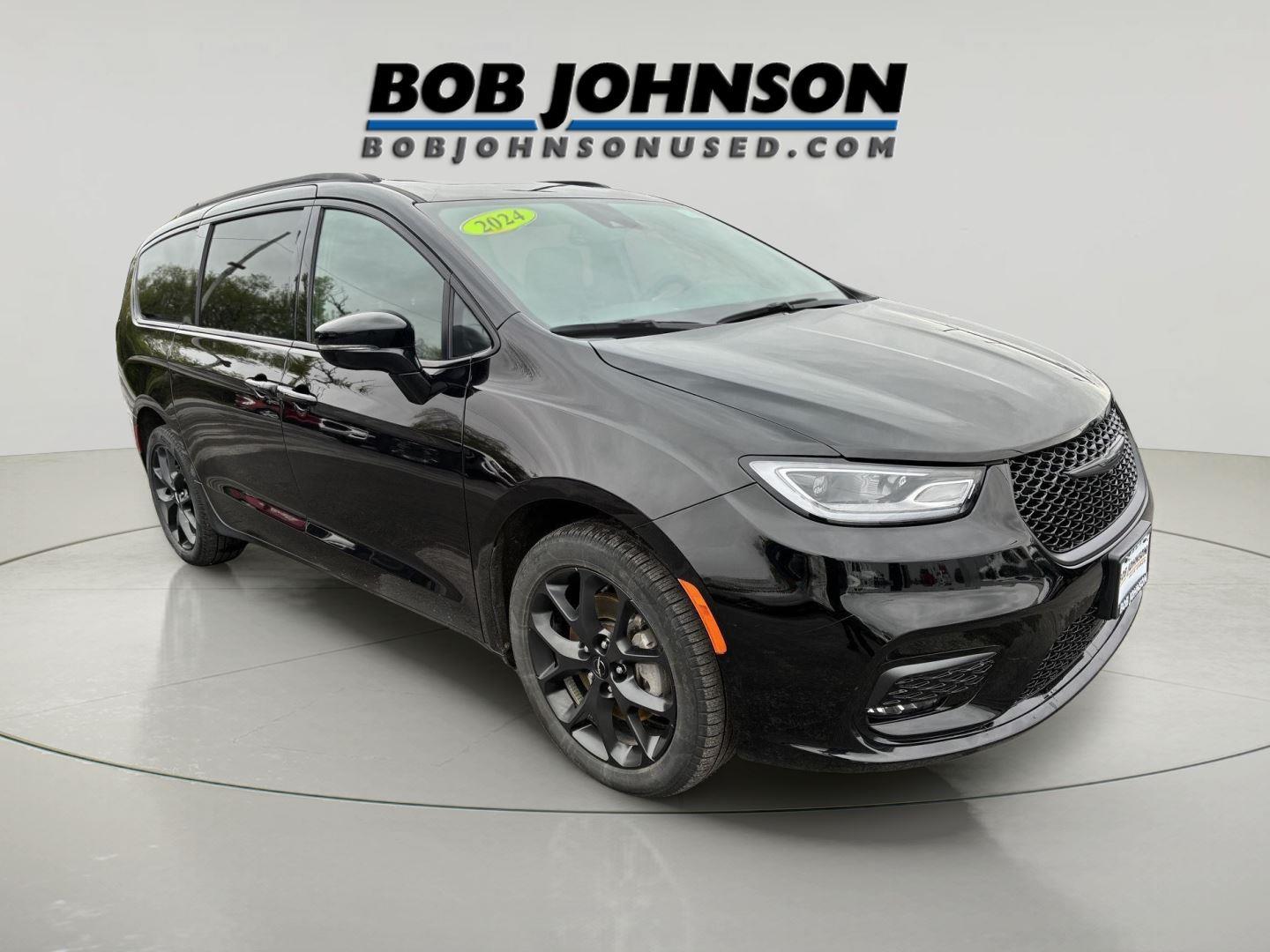 2024 Chrysler Pacifica Limited AWD