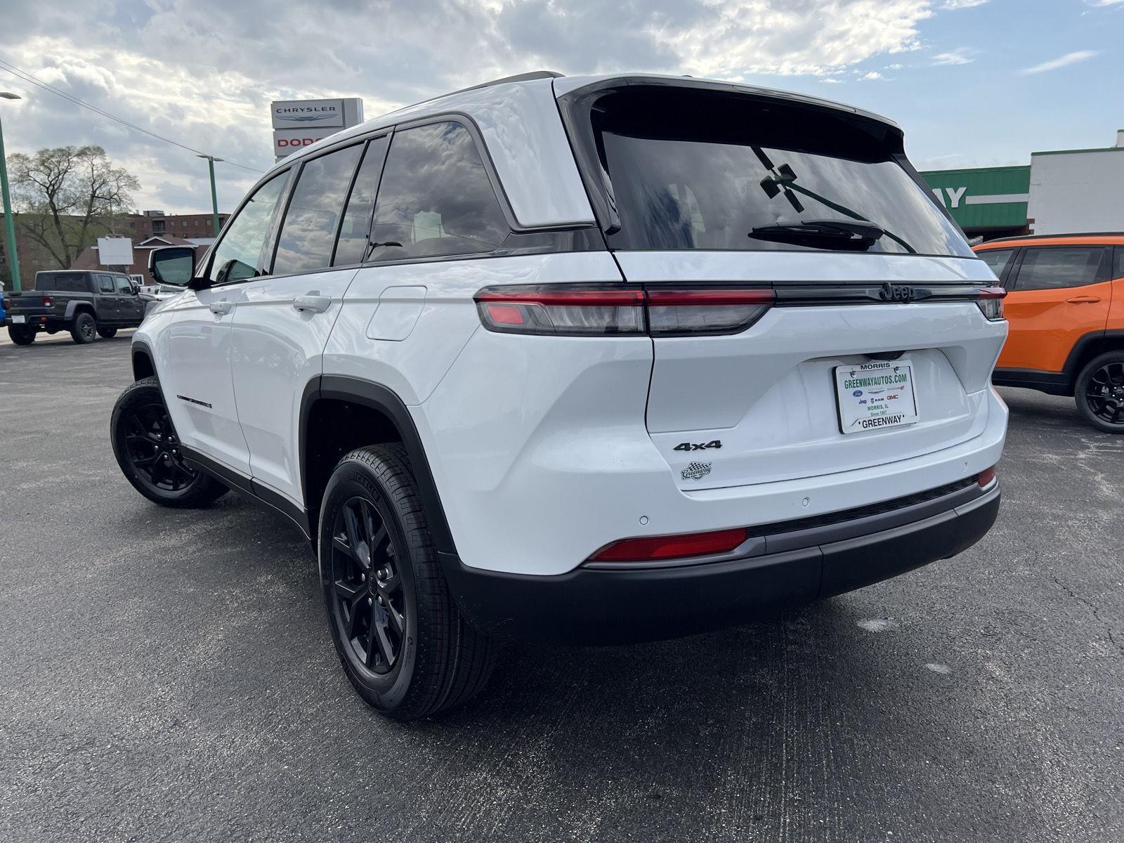 View vehicle photo 7